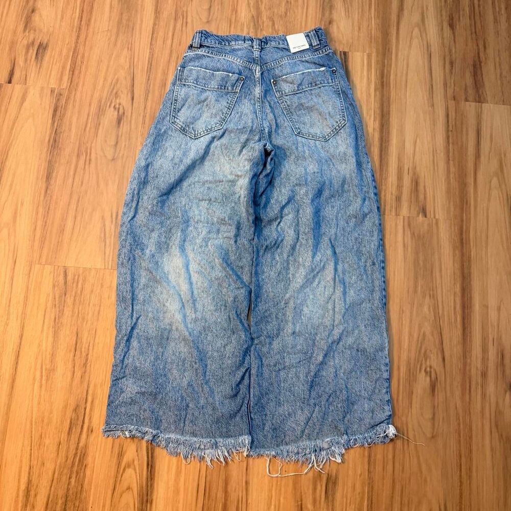 We The Free Womens Blue Distressed Baggy Wide Leg Denim Jeans Size 25 - Picture 2 of 8